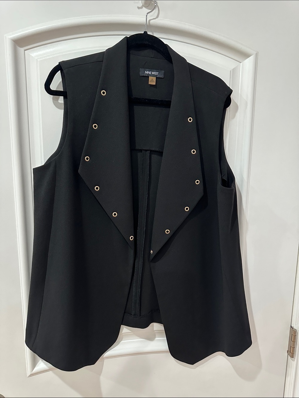 Nine West Black Sleeveless Grommet-Trim Open Vest